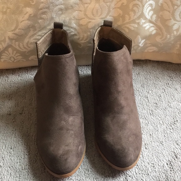 *PRICE FIRM*  Taupe Round Toe Vegan Suede Booties - Picture 6 of 6